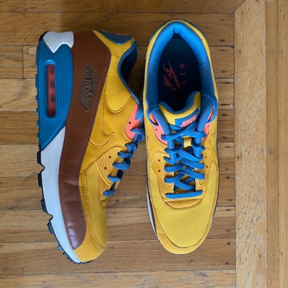 Nike Air Max 90 Essential – University Gold/Cognac